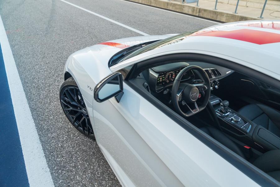 Детали экстерьера Audi R8 V10 RWS 2018 года  (NA) (фото 6 из 6)